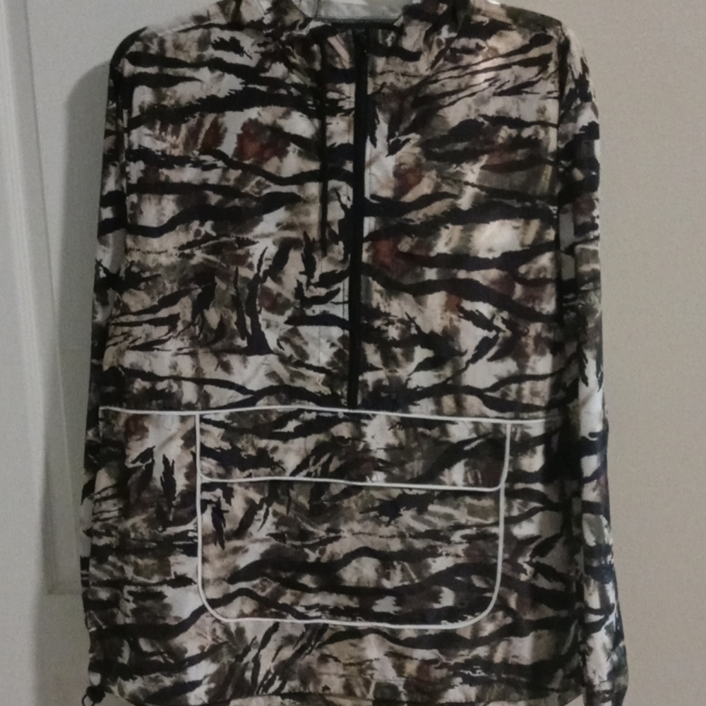 Anorak wind breaker